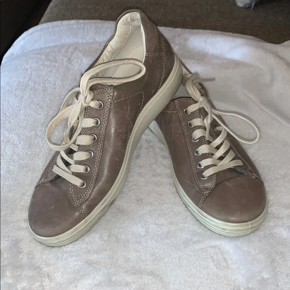 Gently Loved Men's Brown / Tan Leather Sneakers by Ecco Danish Design